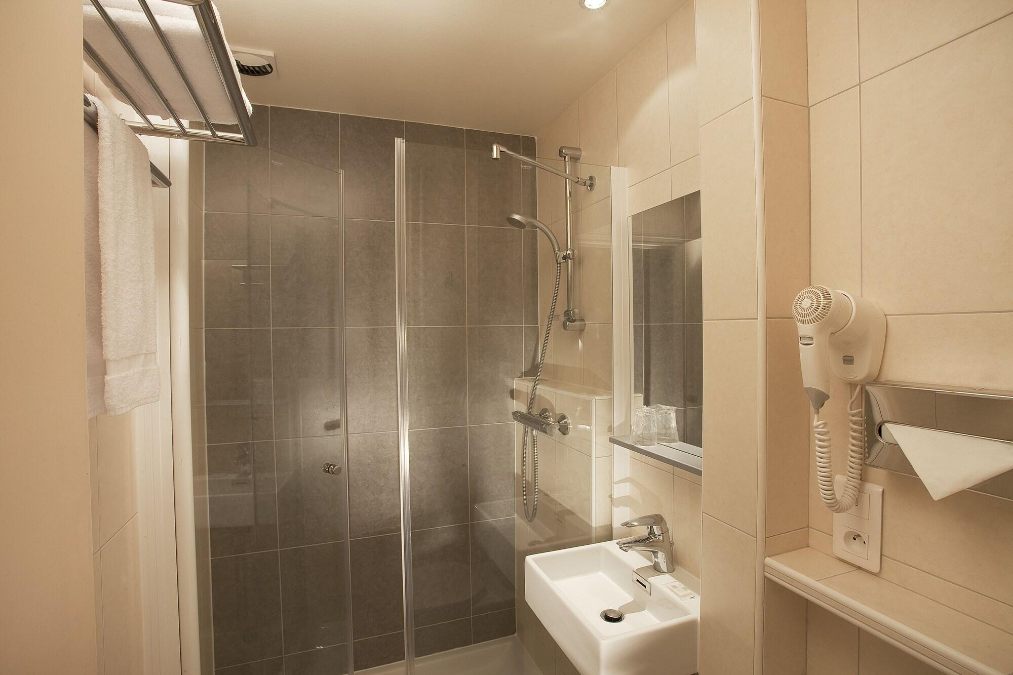 Hotel D'Albion Париж Екстериор снимка