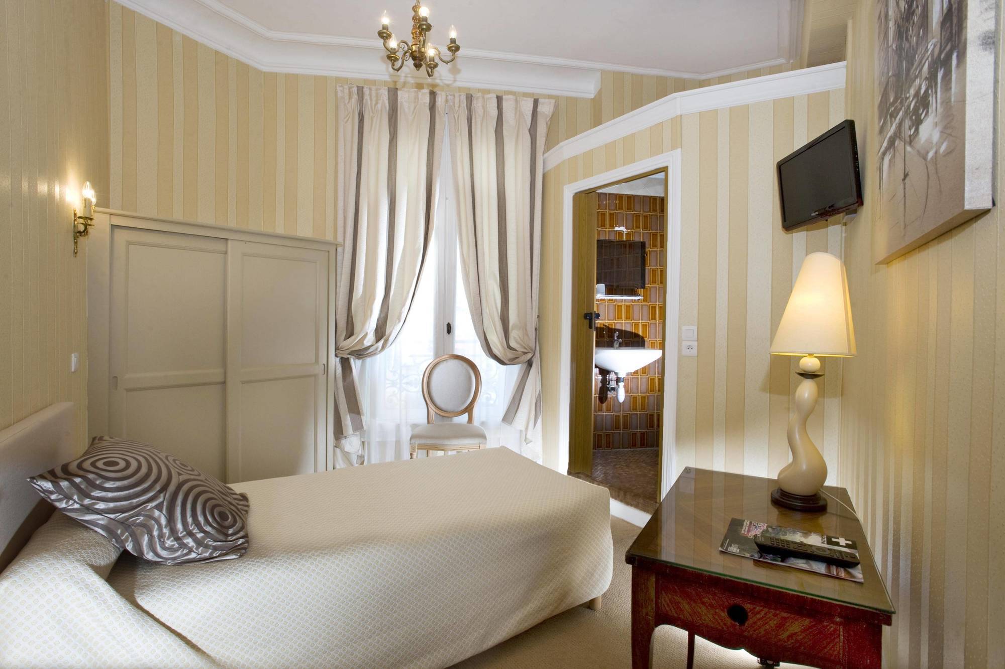 Hotel D'Albion Париж Екстериор снимка